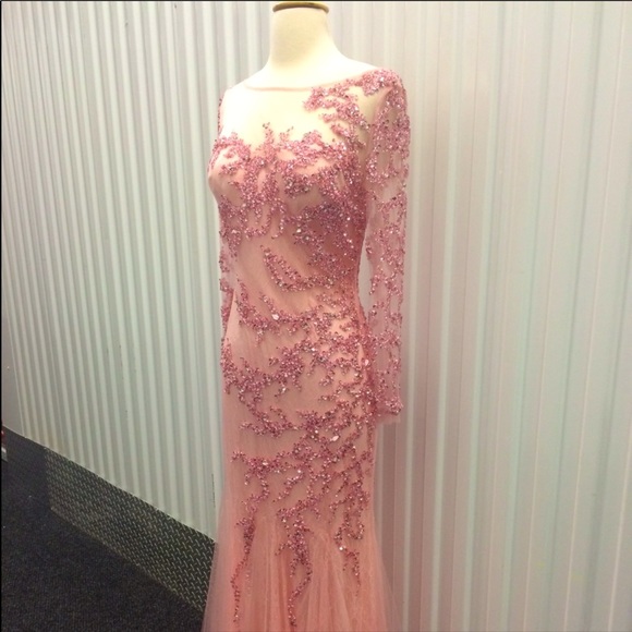 Pink elegant formal gown - Picture 1 of 4